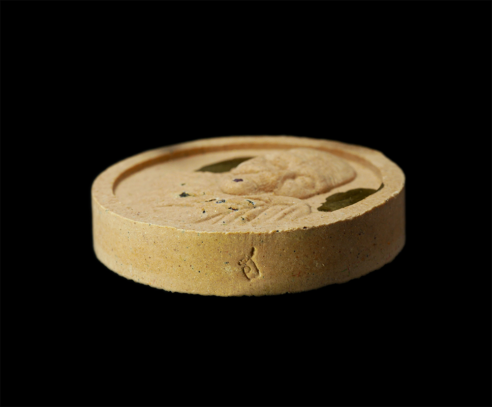 28Jan25 (67)cp.jpg - พระผงจันทร์ลอยหลวงปู่ฮก รตินธโร วัดมาบลำบิด (วัดราษฎร์เรืองสุข) อ.บ้านบึง จ.ชลบุรี สร้างอุโบสถ ปี2558 เนื้อผงพุทธคุณ ผงว่าน ตอกโค๊ต ฮ ฝังพลอยเสก จารหม [..] | https://kamulet.in.th